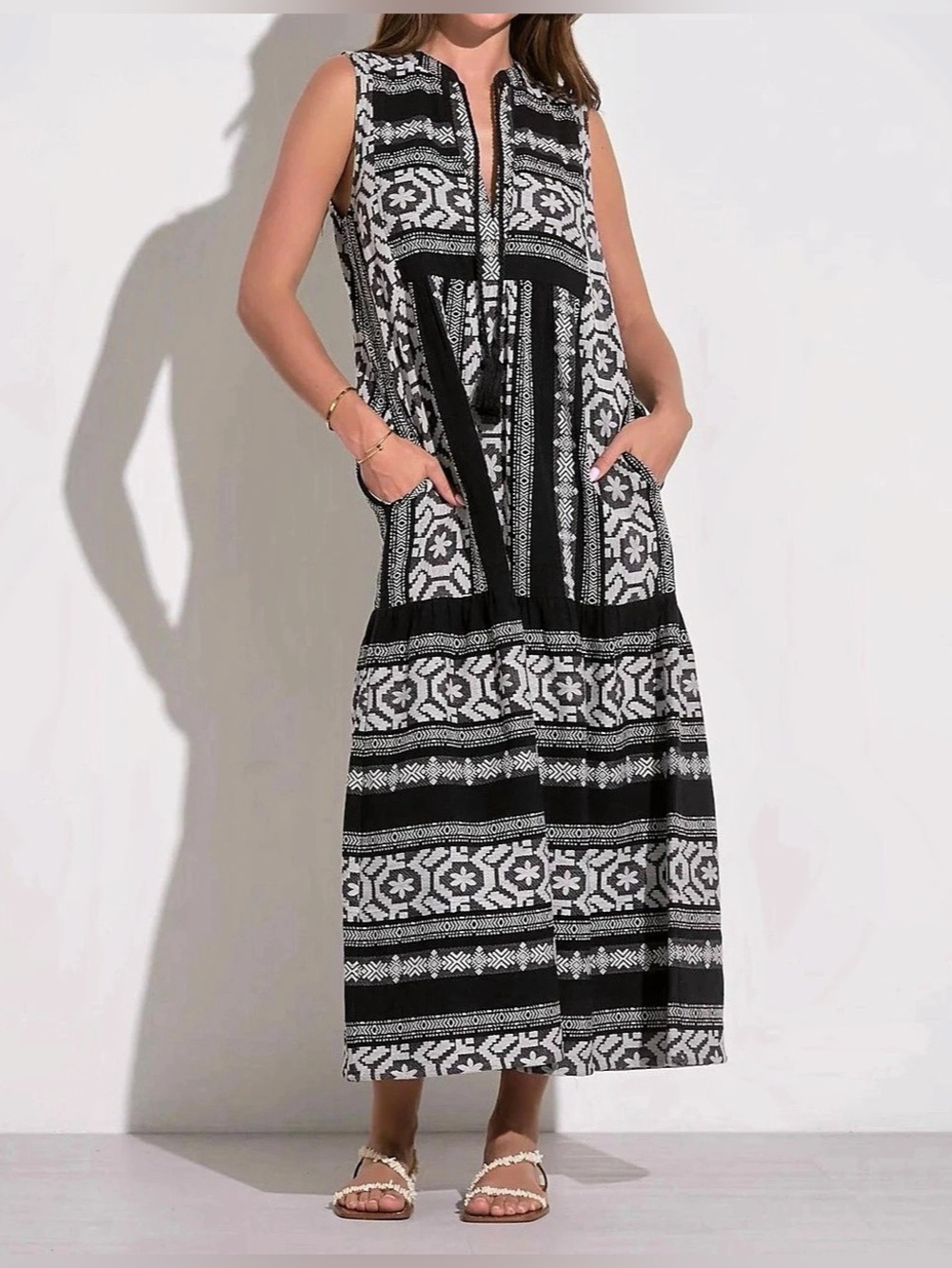 NWT- Elan Black and White Geometric Sleeveless Tiered Maxi Dress Black & White-